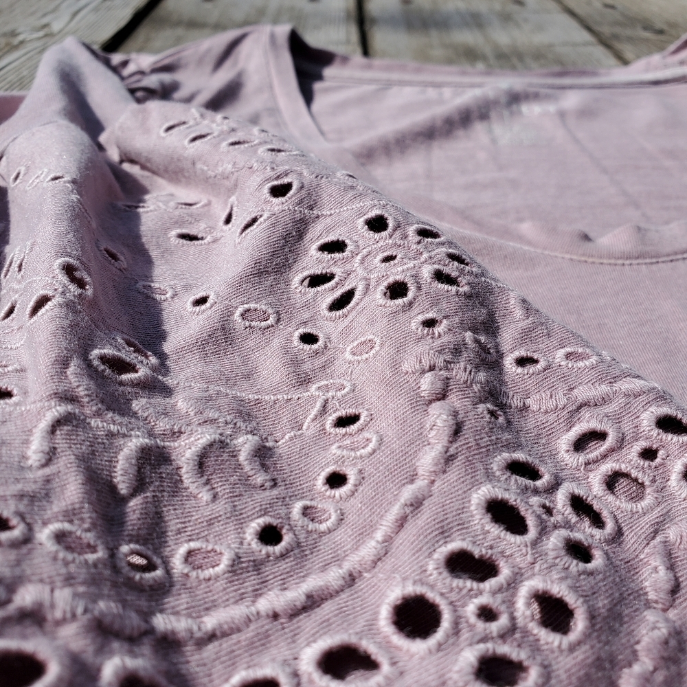 AEO Soft & Sexy Eyelet Detail Puffy Sleeve Tee in Dusty Rose Small